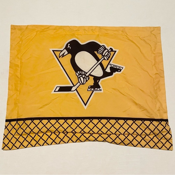 Lot of 2 Pittsburgh Penguins NHL Hockey Pillow Cases Northwest Standard Size - Picture 2 of 16